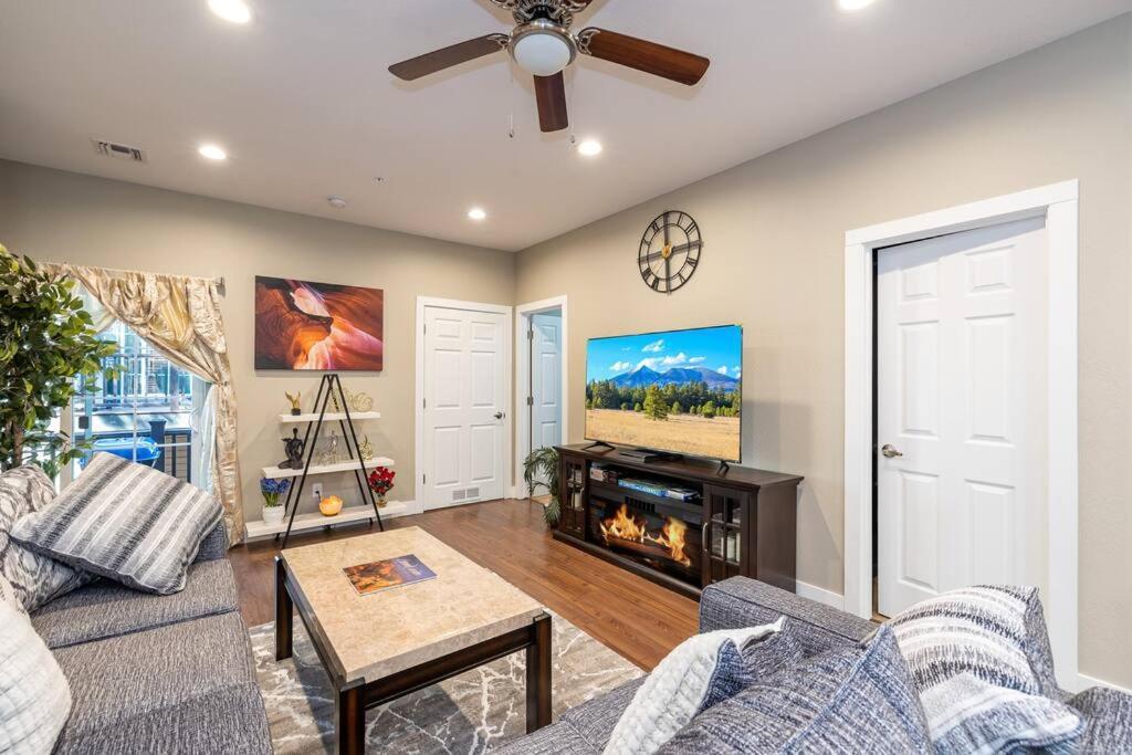 Luxury Home Downtown Nau Route 66 Snowbowl 깃대 외부 사진